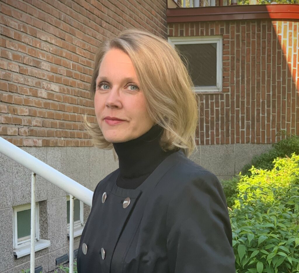 Kuvassa Sara Hildénin taidemuseon uusi johtaja Anna Hjorth-Röntynen