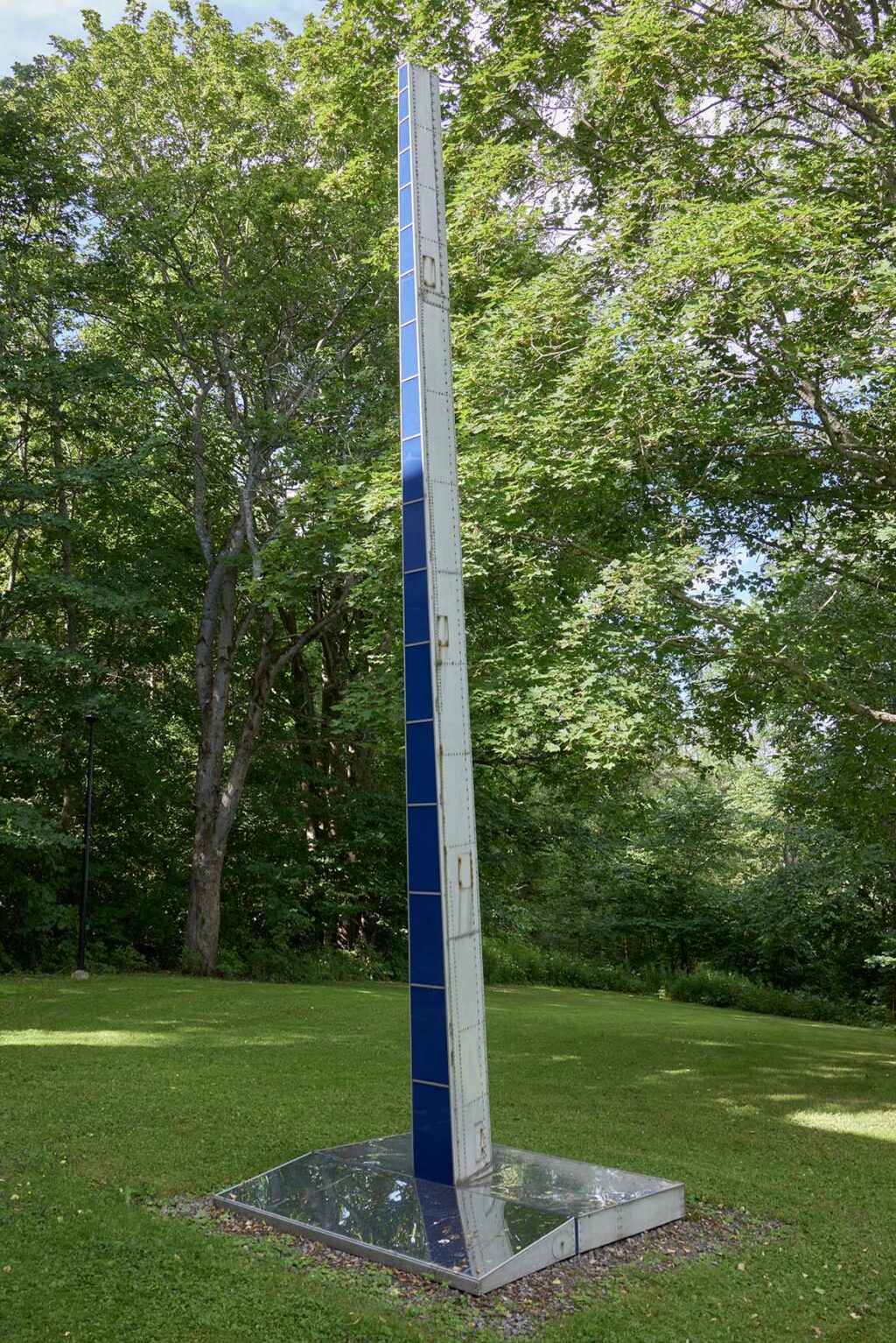 Kimmo Pyykkö, Lighthouse, 1972. Steel, acrylic aluminum. Sara Hildén Foundation